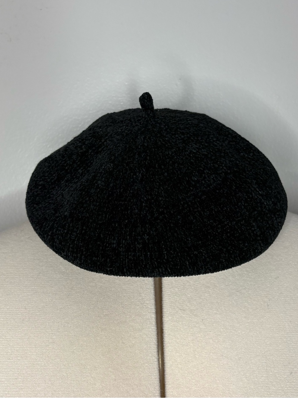 Classic Black Knit Beret